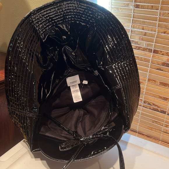 Burberry Black Rain Hat With Front Bill Burberry Logo On Back Ties At Neck M/L - Picture 6 of 8